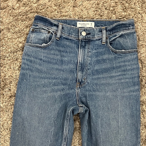 Abercrombie & Fitch Womens The 90 Straight Ultra High Rise Jean - Picture 2 of 6